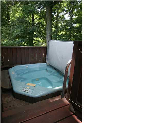 323 E Timberlin Ln, Jasper, IN 47546 photo 6