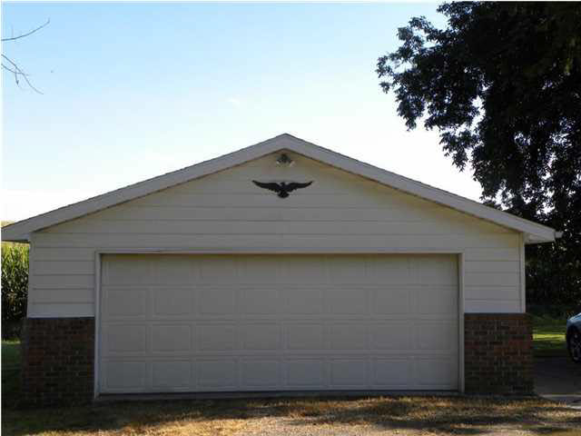 309 E 1025 S, Haubstadt, IN 47639 photo 25