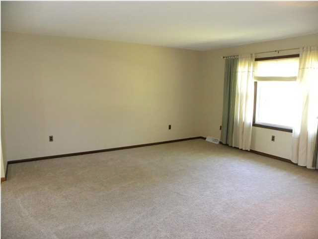 309 E 1025 S, Haubstadt, IN 47639 photo 3