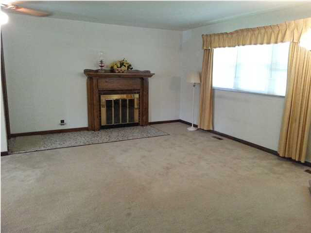3077 Bell Rd, Newburgh, IN 47630 photo 2