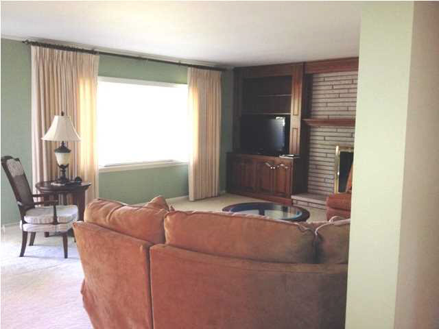 6220 Hogue Rd, Evansville, IN 47712 photo 4