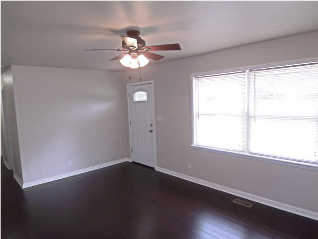5100 Elmhurst Dr, Evansville, IN 47711 photo 2
