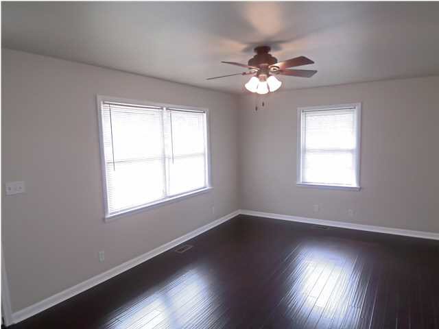 5100 Elmhurst Dr, Evansville, IN 47711 photo 3