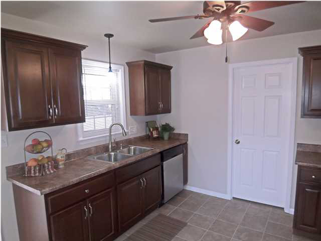 5100 Elmhurst Dr, Evansville, IN 47711 photo 6