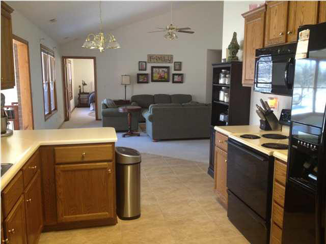 2801 N Stockwell Rd, Evansville, IN 47715 photo 5