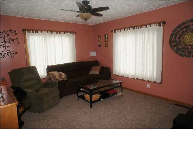 603 E 1st Ave, Huntingburg, IN 47542 photo 3