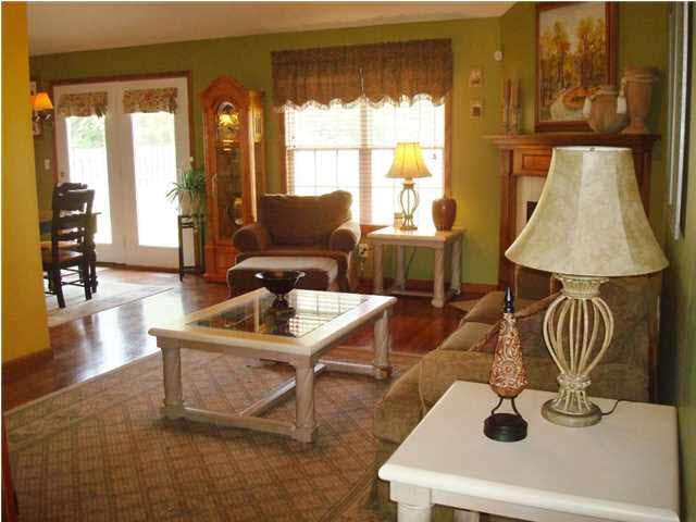 4033 Trinity Dr, Newburgh, IN 47630 photo 3