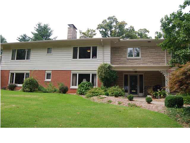 1027 Emily St, Jasper, IN 47546 photo 1