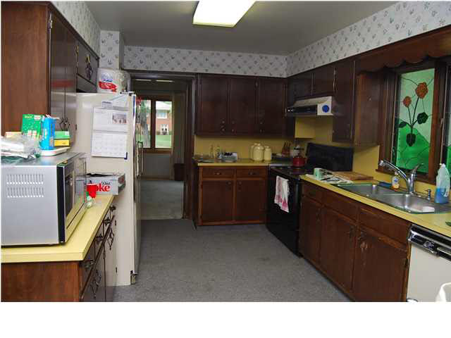 1027 Emily St, Jasper, IN 47546 photo 3
