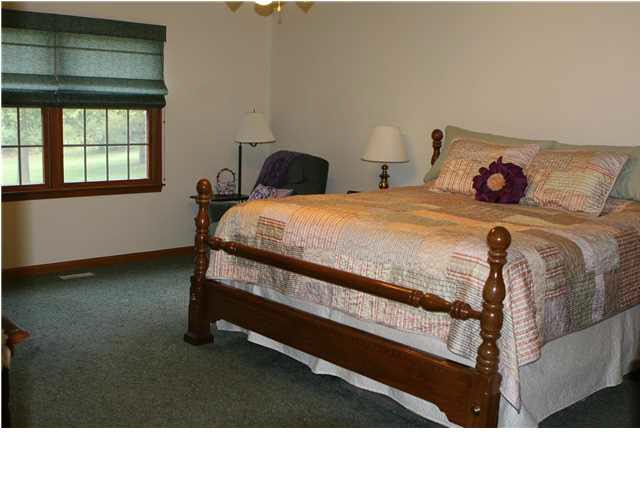 10446 Hickory Ln, Evansville, IN 47720 photo 7