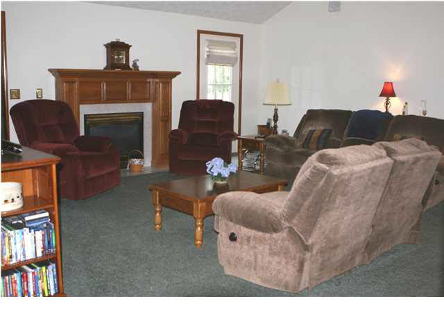 10446 Hickory Ln, Evansville, IN 47720 photo 3