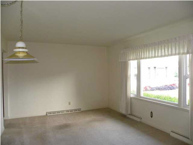 909 E Broadway St, Princeton, IN 47670 photo 4