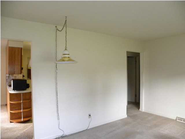 909 E Broadway St, Princeton, IN 47670 photo 5