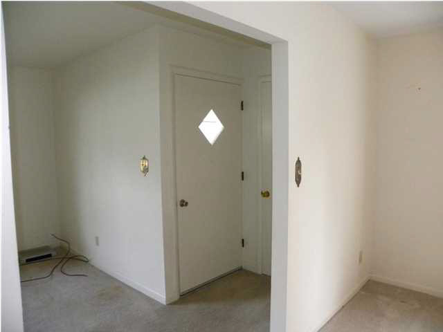 909 E Broadway St, Princeton, IN 47670 photo 2