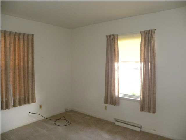 909 E Broadway St, Princeton, IN 47670 photo 11