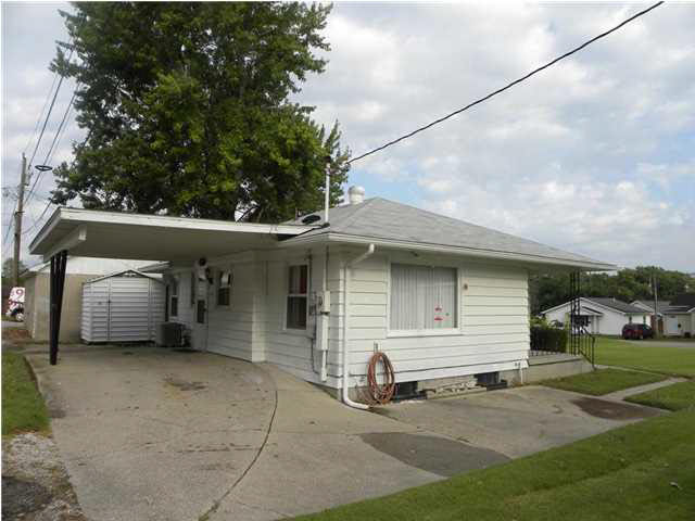 909 E Broadway St, Princeton, IN 47670 photo 15