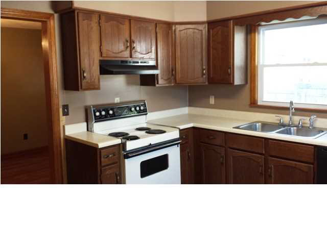 302 E Walnut, Odon, IN 47562 photo 5