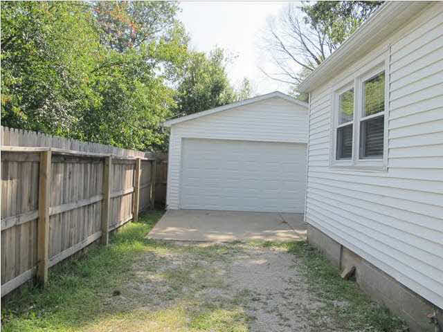 1858 Marshall Ave, Evansville, IN 47714 photo 2