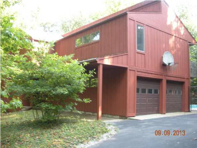 6300 Raintree Dr, Evansville, IN 47712 photo 2