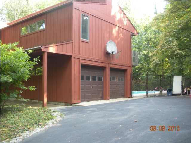 6300 Raintree Dr, Evansville, IN 47712 photo 3