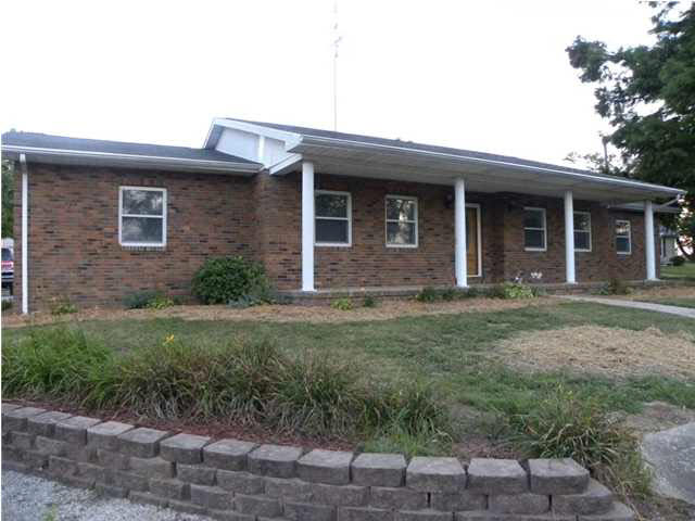652 S State Road 57, Oakland City, IN 47660 photo 2
