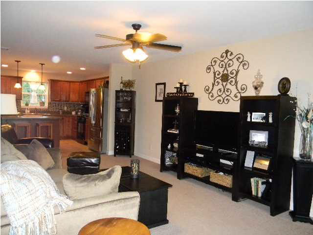 2249 Belize Dr, Evansville, IN 47725 photo 3