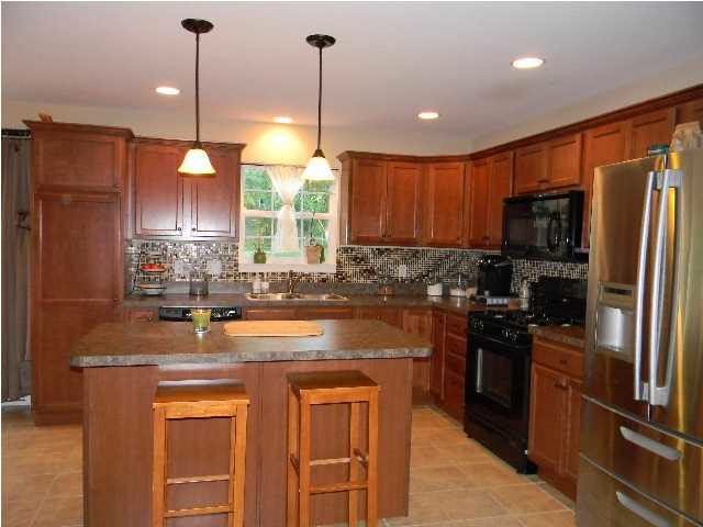 2249 Belize Dr, Evansville, IN 47725 photo 4