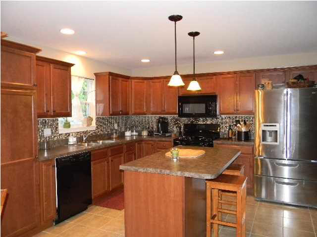 2249 Belize Dr, Evansville, IN 47725 photo 2