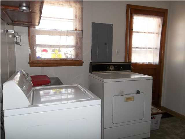 915 E Lincoln Ave, Mount Vernon, IN 47620 photo 6