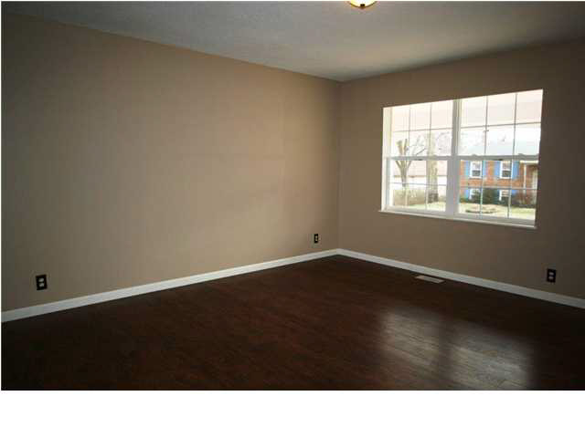 1271 Cross Gate Dr, Evansville, IN 47710 photo 2