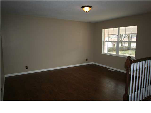 1271 Cross Gate Dr, Evansville, IN 47710 photo 3