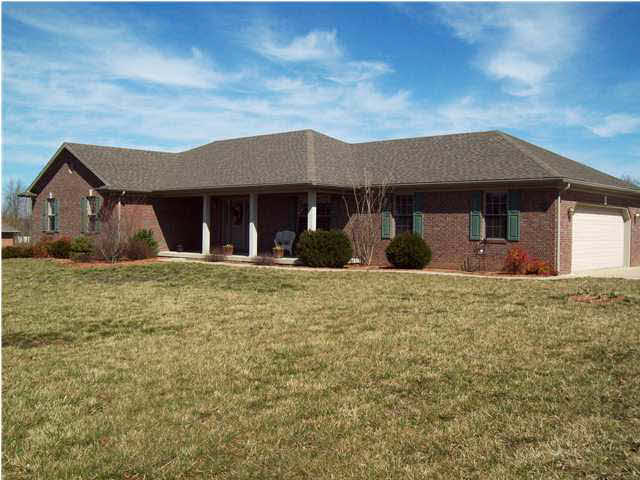 5108 Aaron St, Mount Vernon, IN 47620 photo 2