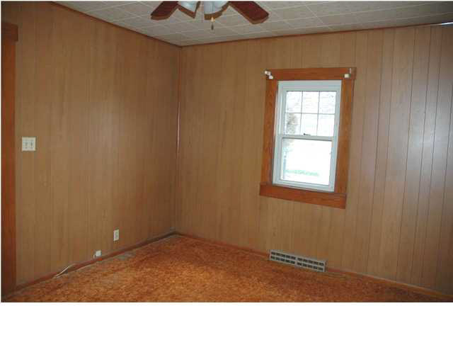 1110 N Vanburen St, Huntingburg, IN 47542 photo 6