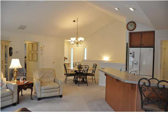 3013 Fawn Hill Dr, Evansville, IN 47711 photo 2
