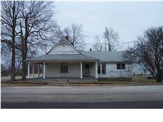 207 E Main St, Elnora, IN 47529 photo 1