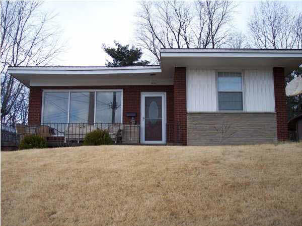 1025 Dorbett St, Jasper, IN 47546 photo 1