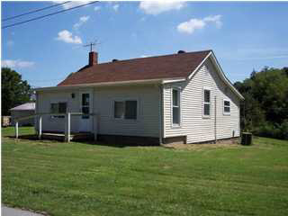 304 S Ohio St, Hazleton, IN 47640 photo 1