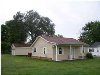 710 Front St, Washington, IN 47501 photo 1