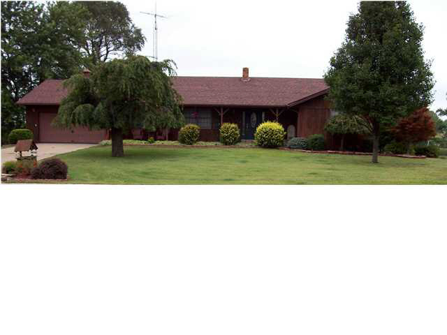 100 E Todd Dr, Washington, IN 47501 photo 1