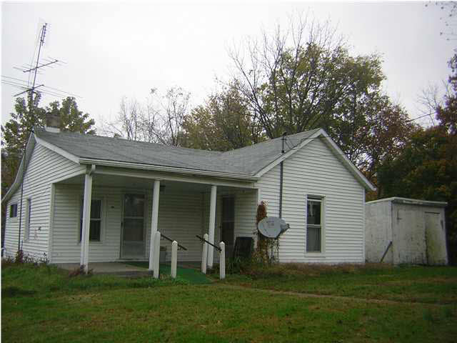 708 E Center St, Hazleton, IN 47640 photo 1