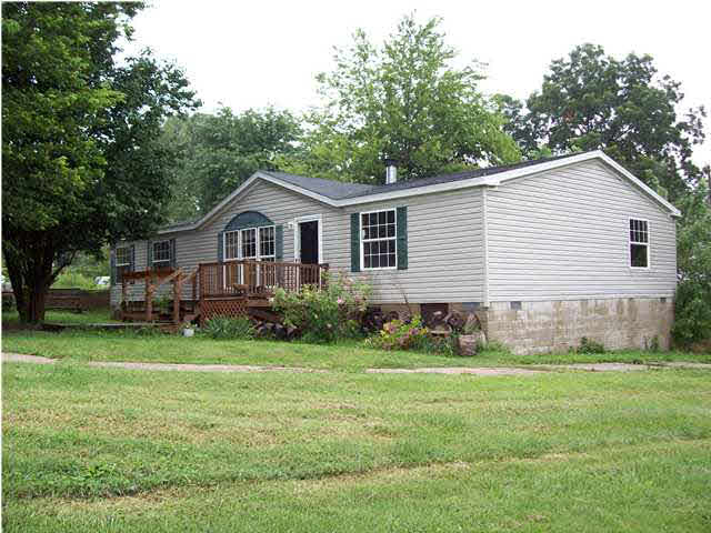 541 E 9th St, Mount Vernon, IN 47620 photo 1