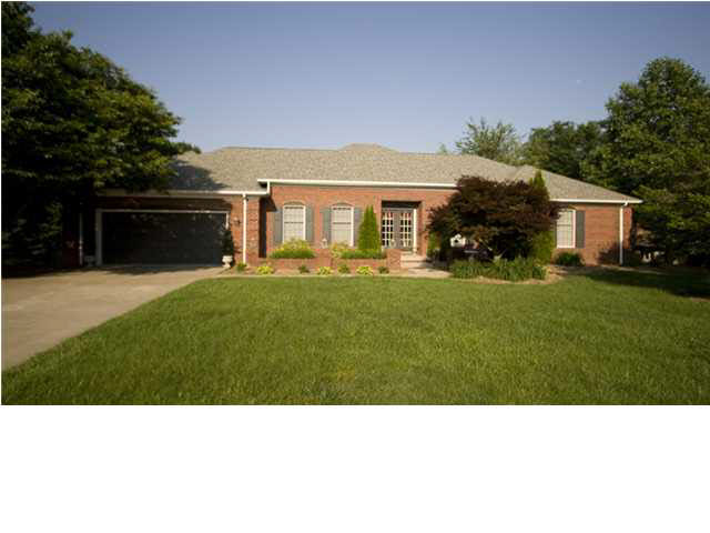3246 Foxridge Dr, Jasper, IN 47546 photo 1