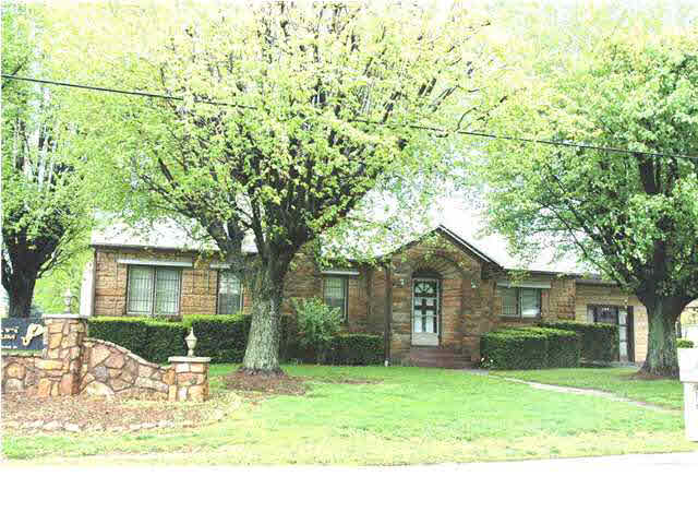132 E 36th St, Jasper, IN 47546 photo 1