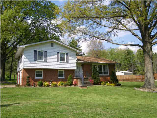 10101 Beatty Ln, Evansville, IN 47725 photo 1