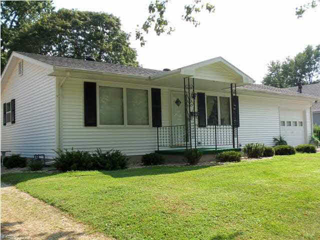 725 E State St, Princeton, IN 47670 photo 1