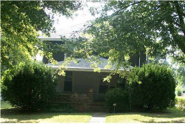 715 NE 1st St, Washington, IN 47501 photo 1