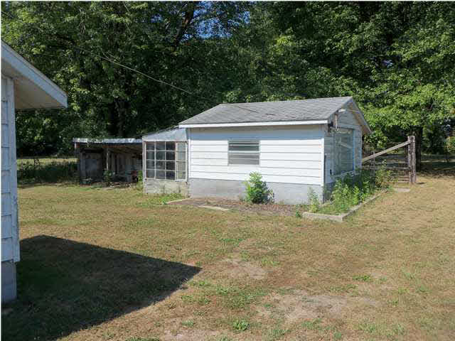 2392 S State Road 57, Washington, IN 47501 photo 6