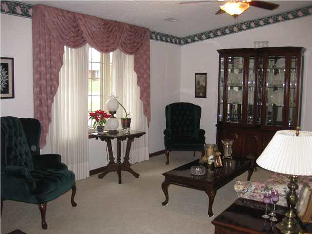 438 Redbud Ln, Jasper, IN 47546 photo 3