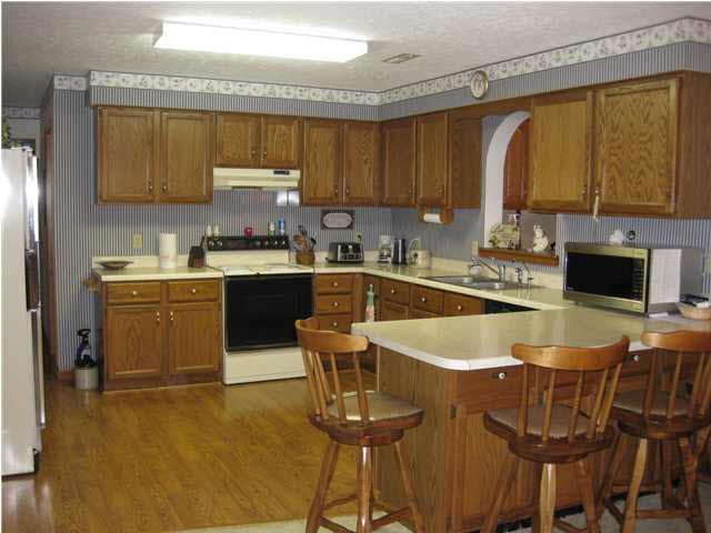 438 Redbud Ln, Jasper, IN 47546 photo 2