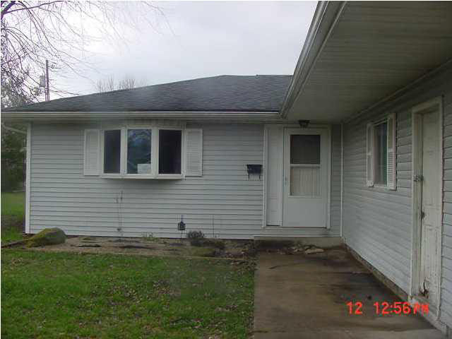115 Cooper St, Odon, IN 47562 photo 1
